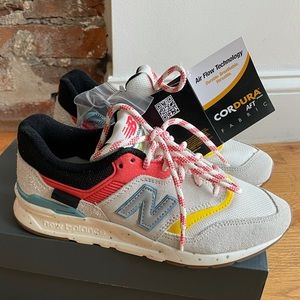 Women’s New Balance sneaker size 6 - new with tags